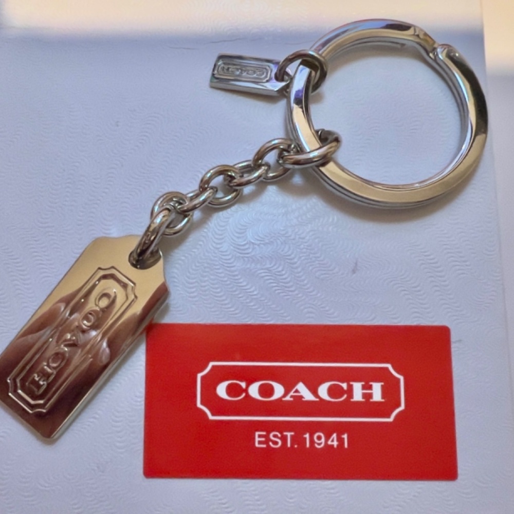 COACH KEYRING WITH TWO COACH HANG TAGES IN BOX - Picture 2 of 4